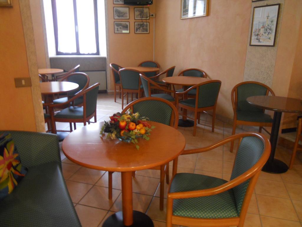 Albergo Giardino Toscolano Maderno Exterior photo