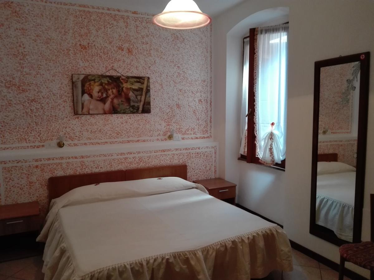 Albergo Giardino Toscolano Maderno Exterior photo