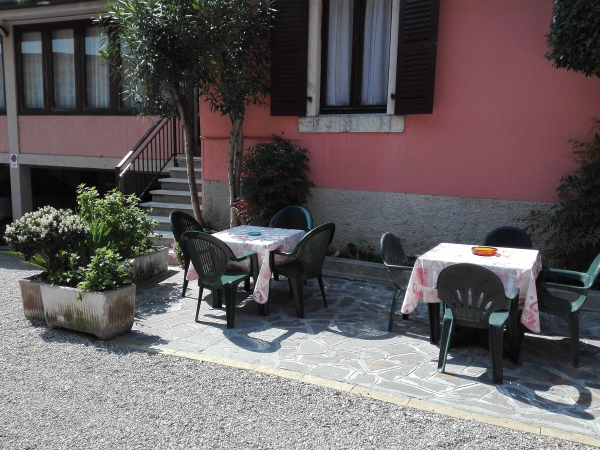Albergo Giardino Toscolano Maderno Exterior photo