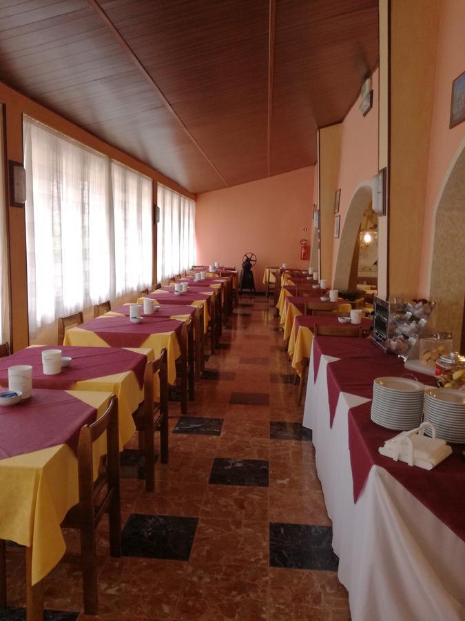 Albergo Giardino Toscolano Maderno Exterior photo